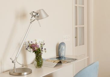 Habitació amb flors naturals a Pals